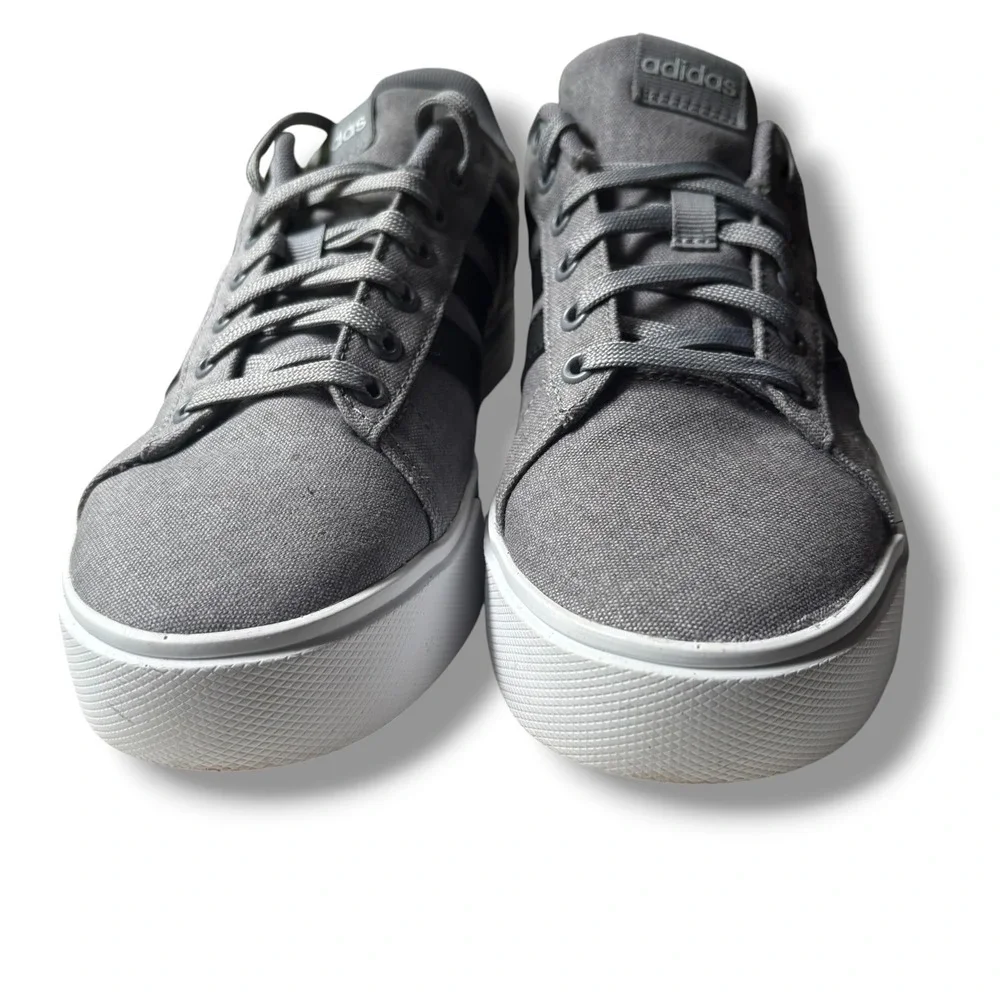 Adidas Daily 4.0 Women's Grey Canvas Low Top Skate Sneakers IF4493 Size 7.5